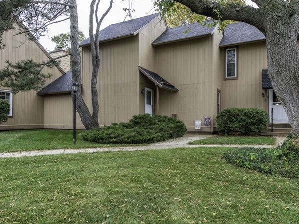 5858 HeatherRidge Drive , Unit 5858, Gurnee, IL 60031