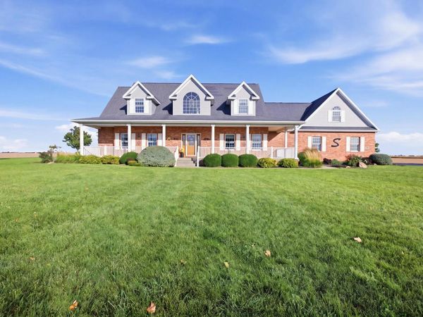 670 County Road 700 , Sadorus, IL 61872