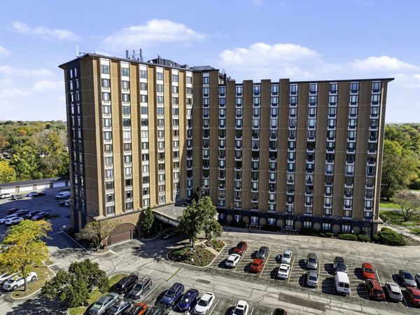 1 Renaissance Place , Unit 205, Palatine, IL 60067