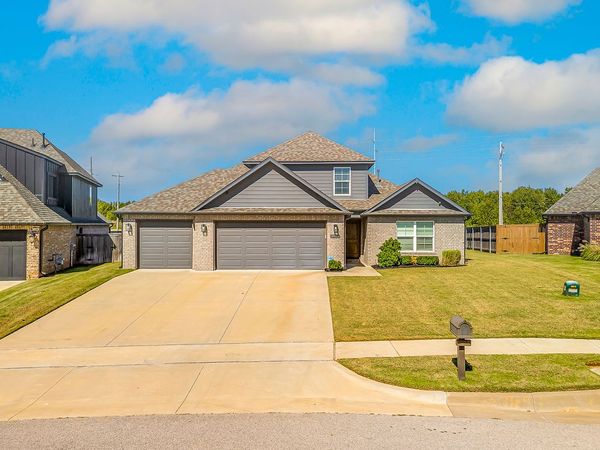 3004 W Tuscon Court S, Broken Arrow, OK 74011