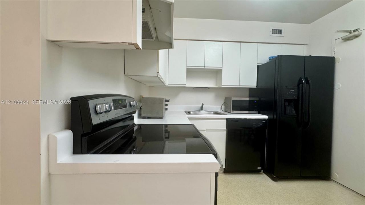 5161 Collins Avenue, Unit 515, Miami Beach, FL 33140 Photo