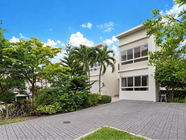 2485 NE 135th St , North Miami, FL 33181