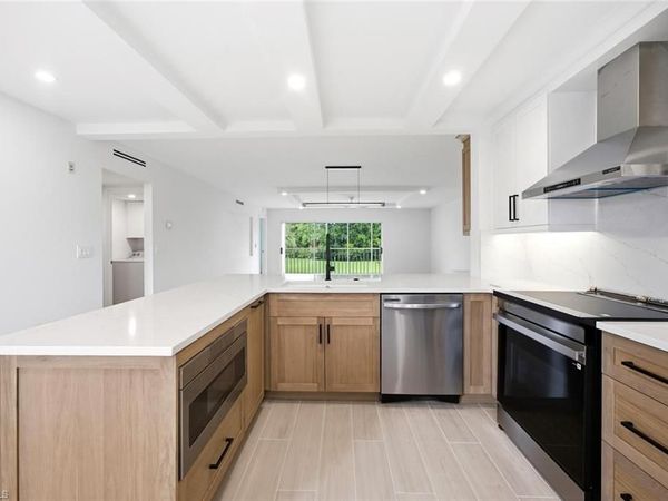6985 Dennis CIR , Unit 204, NAPLES, FL 34104