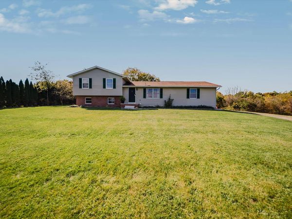 1026 S T-129, Zanesfield, OH 43360