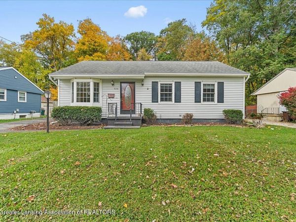 3034 Sunderland Road, Lansing, MI 48911