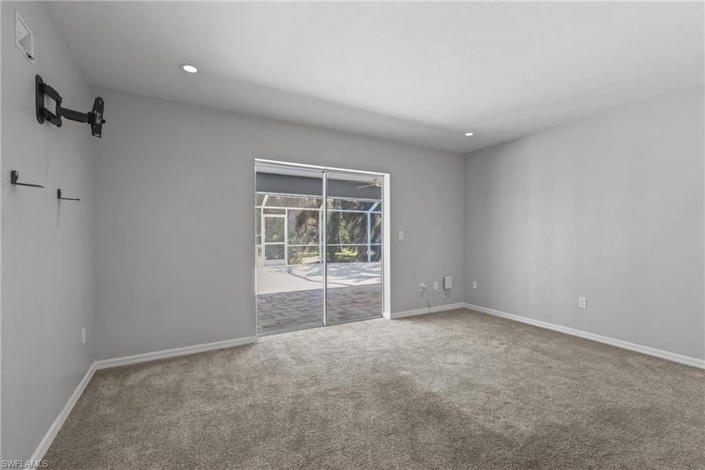 418 Edison Ave, Lehigh Acres, FL 33972 Photo