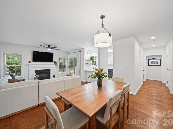 3302 Selwyn Farms Lane , Unit 1, Charlotte, NC 28209