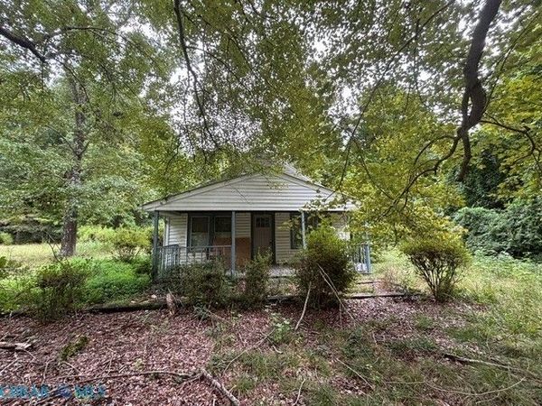 244 Red Mens Hall , Port Haywood, VA 23138