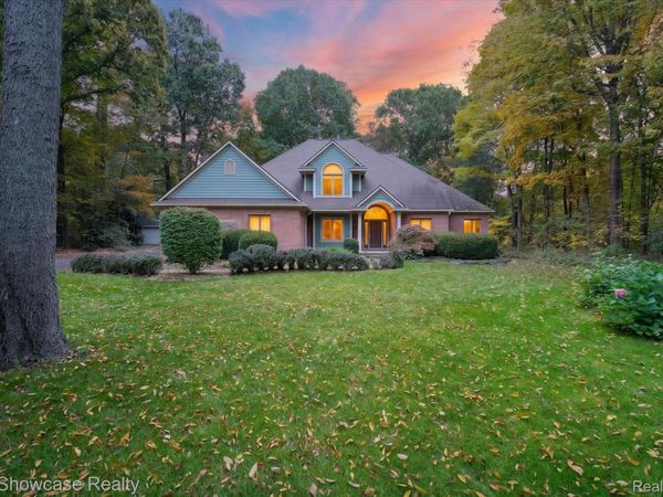 2320 Canyon Ridge Drive , White Lake Township, Mi 48383