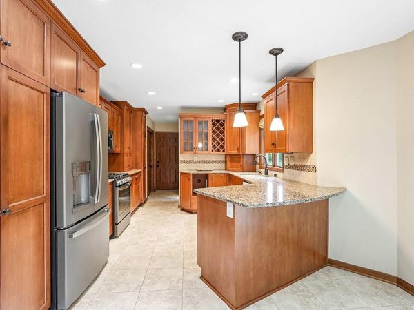 4251 S Church DRIVE, New Berlin, WI 53151