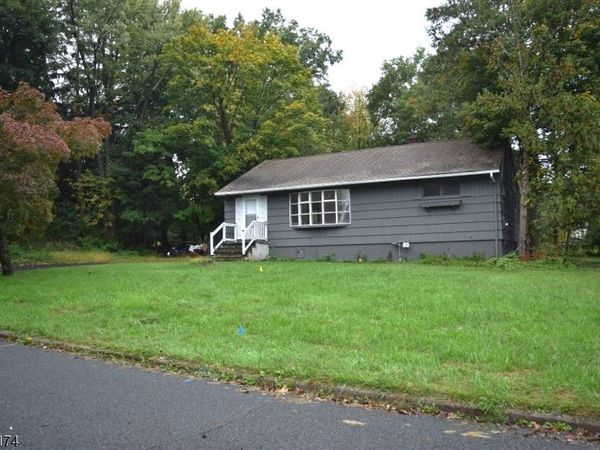 201 Cambridge St, Hanover, NJ 07981