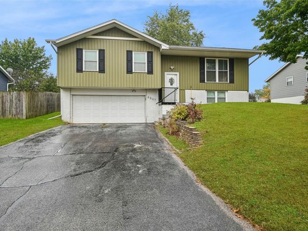 6507 Medford Lane NE, Cedar Rapids, IA 52402