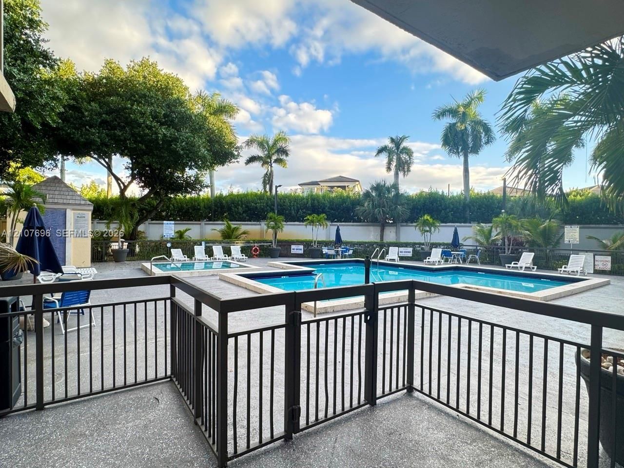 8290 Lake Dr , Unit 418, Doral, FL 33166 Photo