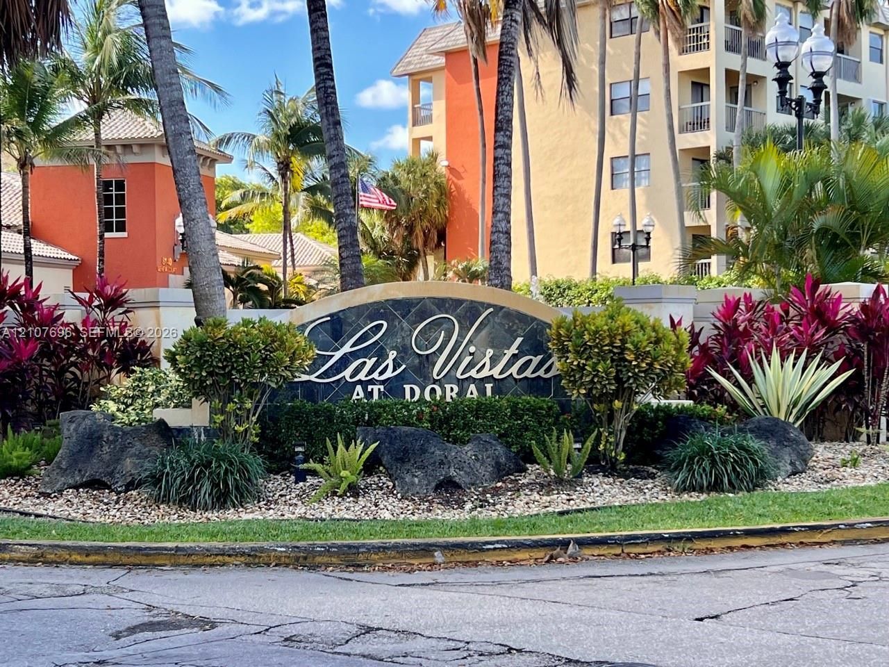 8290 Lake Dr , Unit 418, Doral, FL 33166 Photo