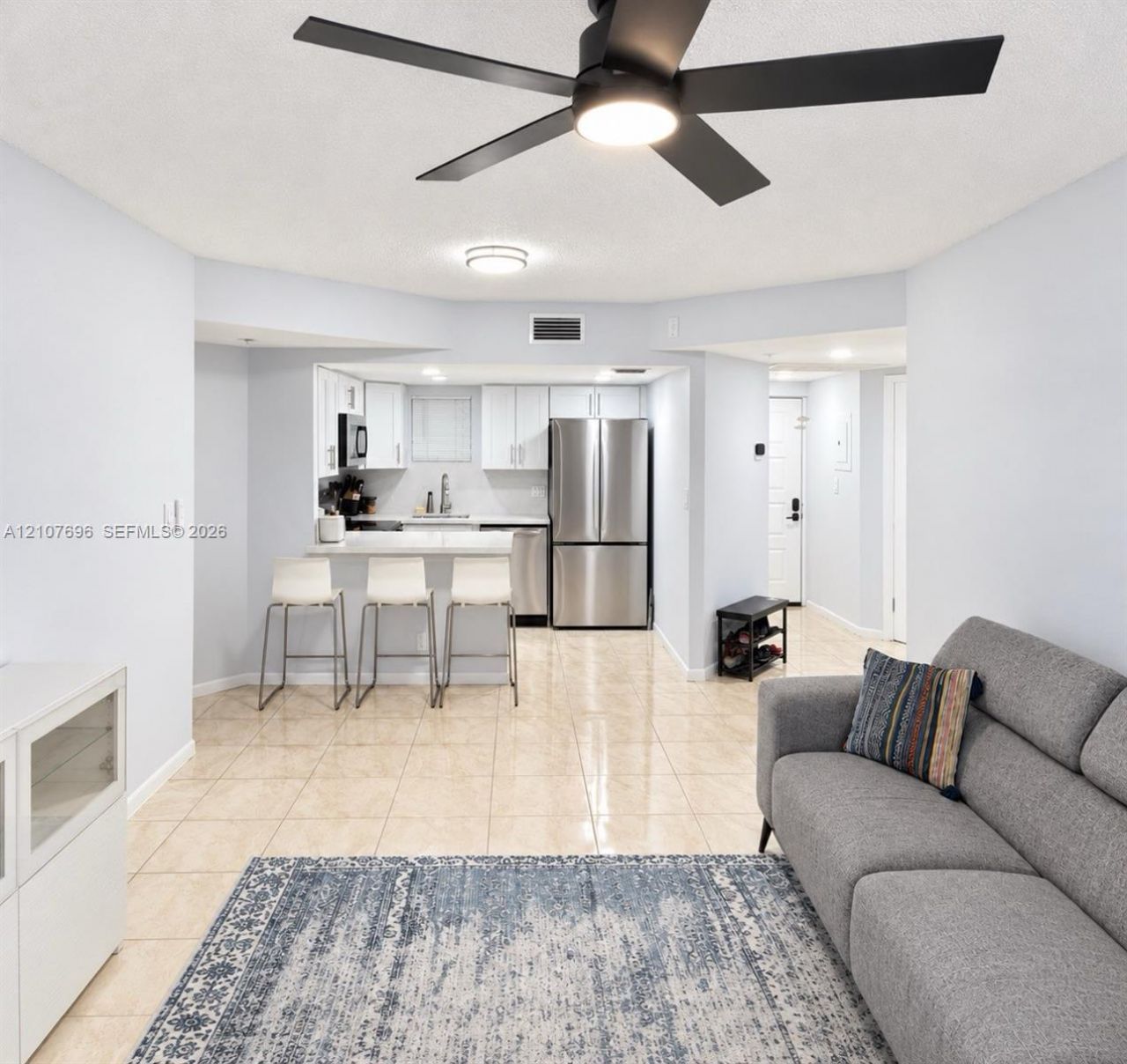 8290 Lake Dr , Unit 418, Doral, FL 33166 Photo