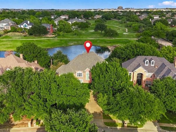 2122 Clearspring Drive N, Irving, TX 75063