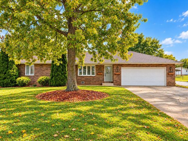 807 S Barwick Place, Willard, MO 65781