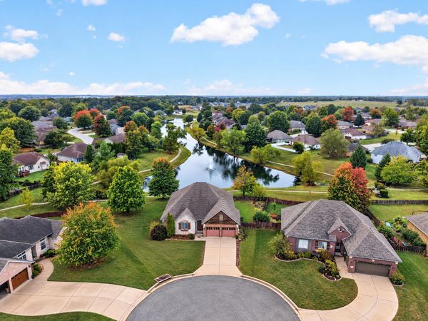 5611 N 10th Avenue, Ozark, MO 65721