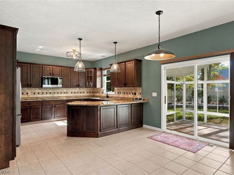 32925 Titus Hill Lane, Avon Lake, OH 44012 Photo 14