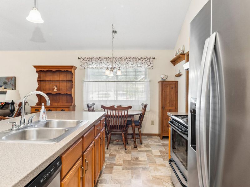 5383 Pond View Drive , Westerville, OH 43081 Photo 13