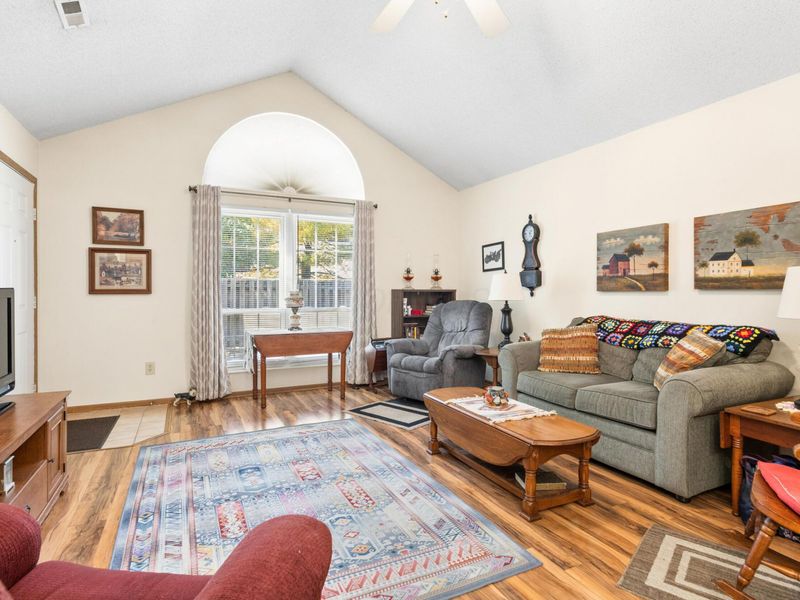 5383 Pond View Drive , Westerville, OH 43081 Photo 6