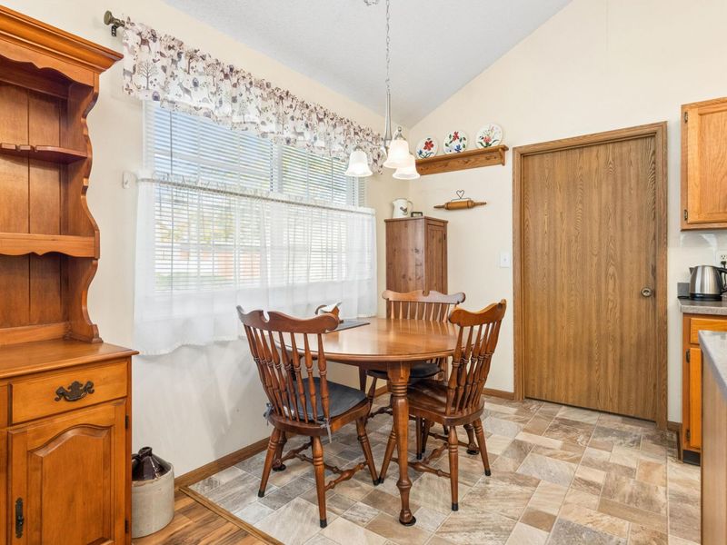 5383 Pond View Drive , Westerville, OH 43081 Photo 8