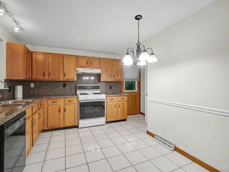 8126 San Marco Court, Madeira, OH 45243 Photo 13