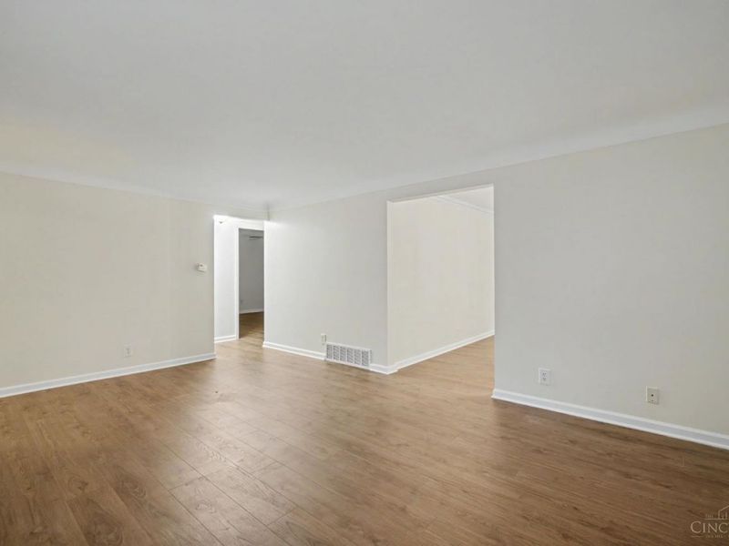 8126 San Marco Court, Madeira, OH 45243 Photo 8