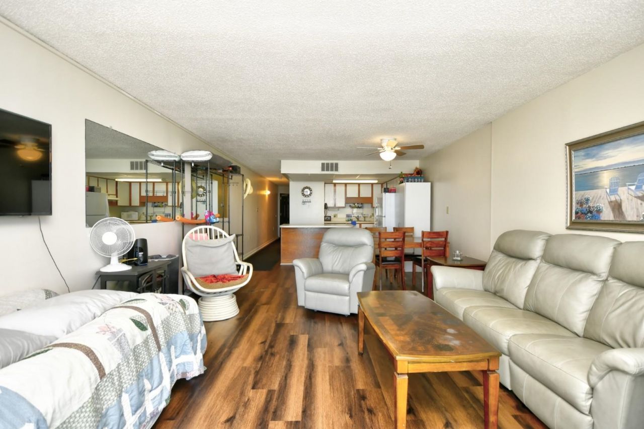 1210 N Waccamaw Dr.  Photo 9