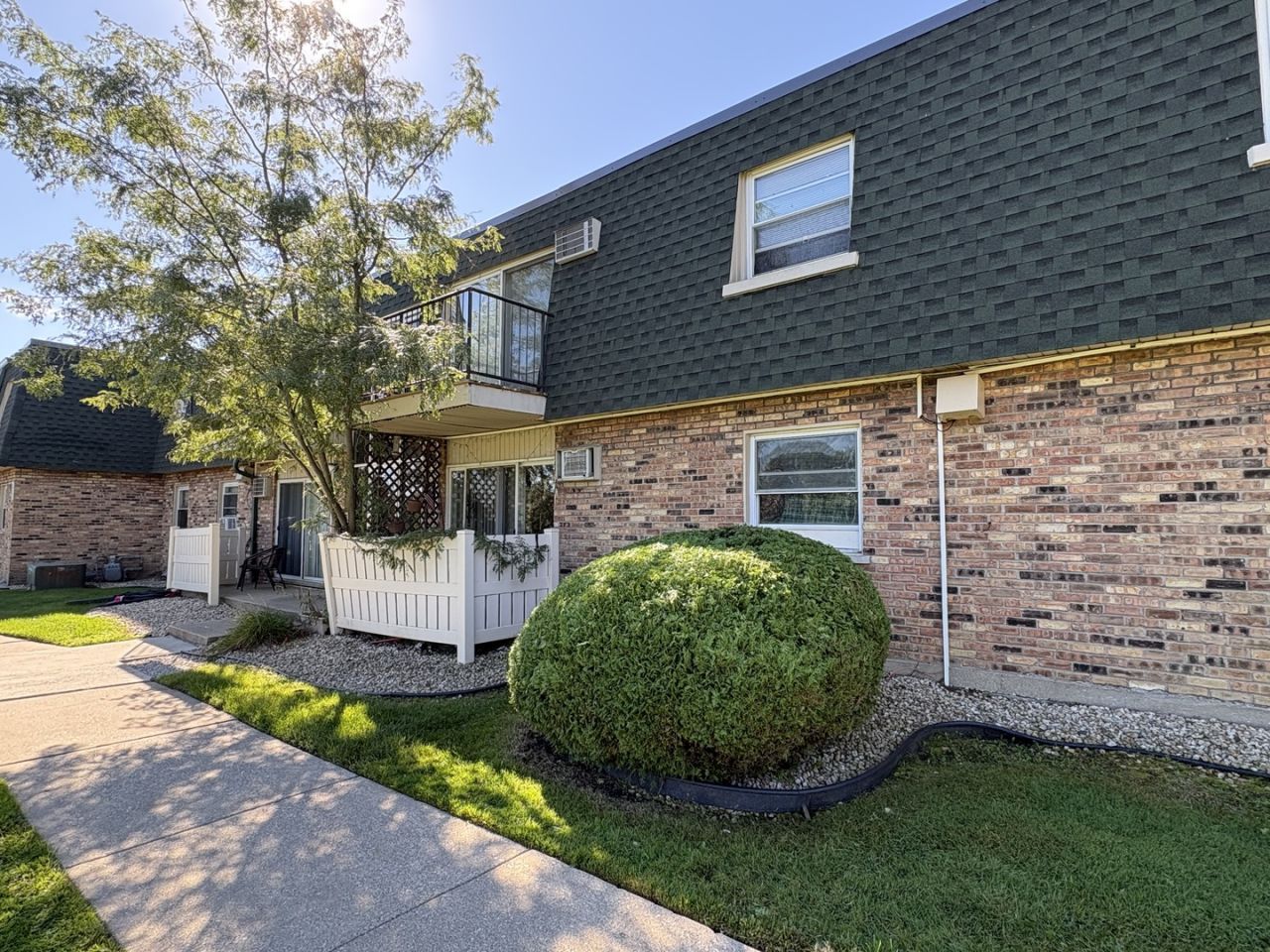 8431 W 99th Terrace, Unit 206, Palos Hills, IL 60465 Main Photo