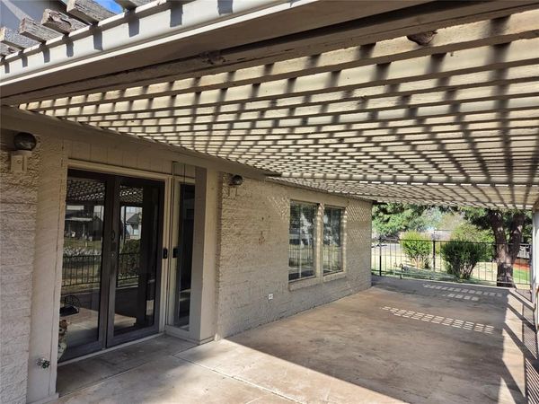 9915 Hefner Village Place, Oklahoma City, OK 73162