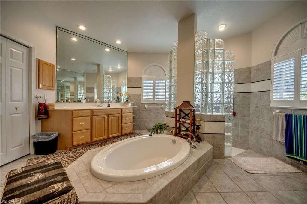 5605 Merlyn Ln, Cape Coral, FL 33914 Photo