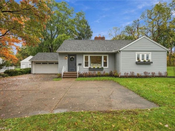 5695 W 220th Street, Fairview Park, OH 44126