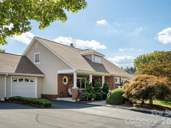 1111 Citation Circle, Hendersonville, NC 28739