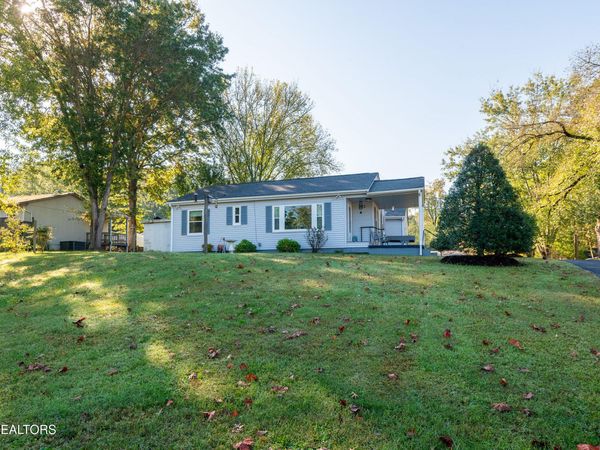 121 Midway Drive, Oliver Springs, TN 37840