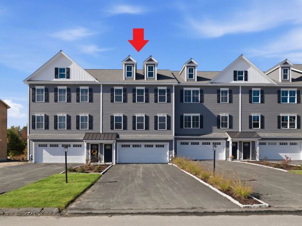 40 Elise Avenue, Londonderry, NH 03053