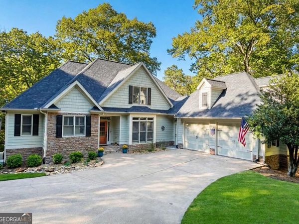 568 Cherokee Drive S, Waleska, GA 30183