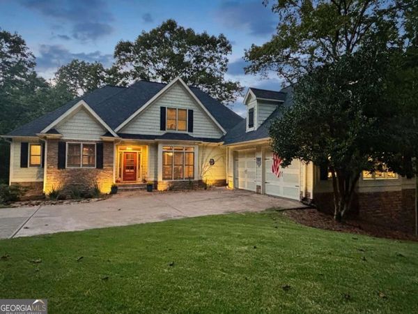 568 Cherokee Drive S, Waleska, GA 30183