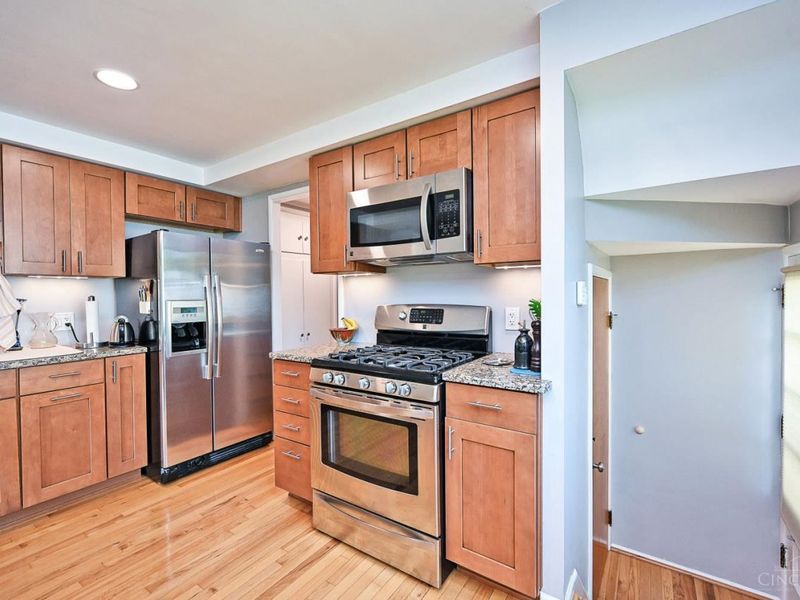 6541 Greenfield Drive, Springfield Township, OH 45224 Photo 17