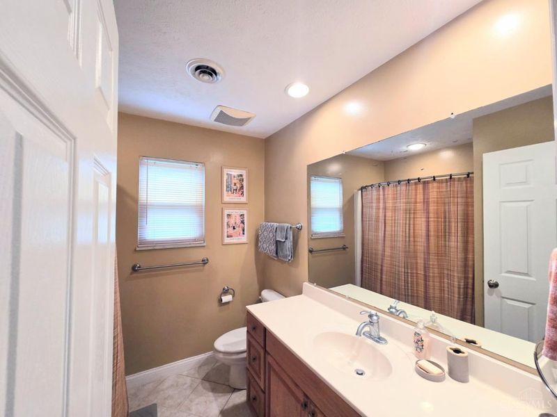 706 Yorkhaven Road, Springdale, OH 45246 Photo 15