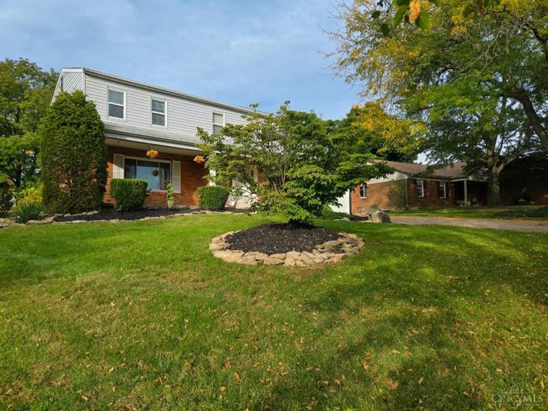 706 Yorkhaven Road, Springdale, OH 45246 Photo 2
