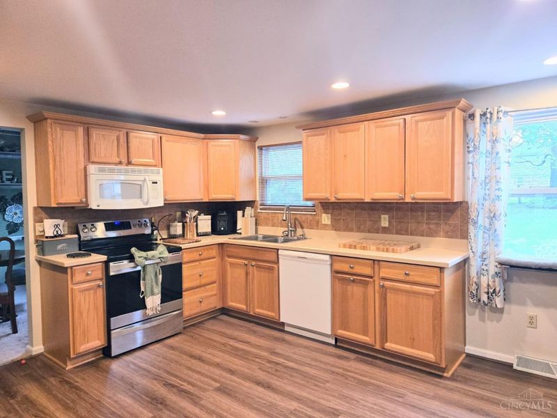 706 Yorkhaven Road, Springdale, OH 45246 Photo 4