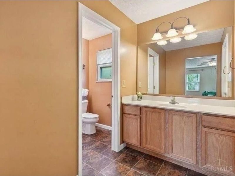 706 Yorkhaven Road, Springdale, OH 45246 Photo 9