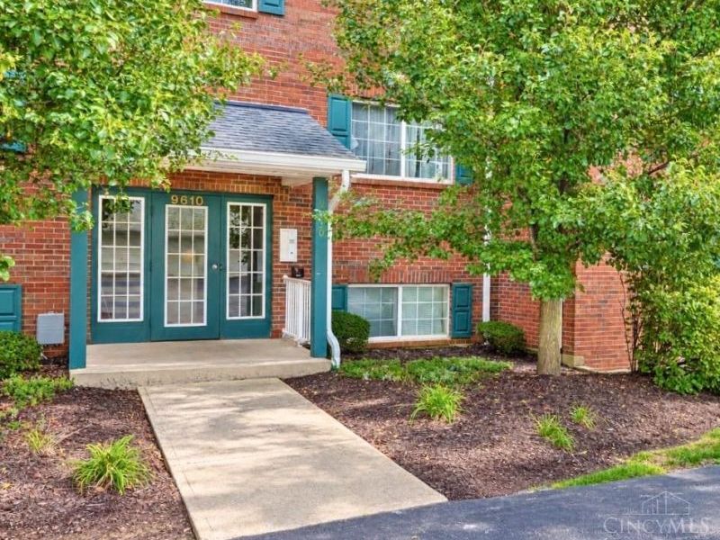 9610 Crosley Farm Drive, Unit 10, Colerain Township, OH 45251 Photo 3