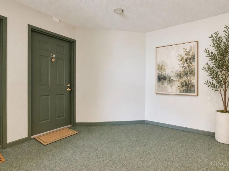 9610 Crosley Farm Drive, Unit 10, Colerain Township, OH 45251 Photo 4