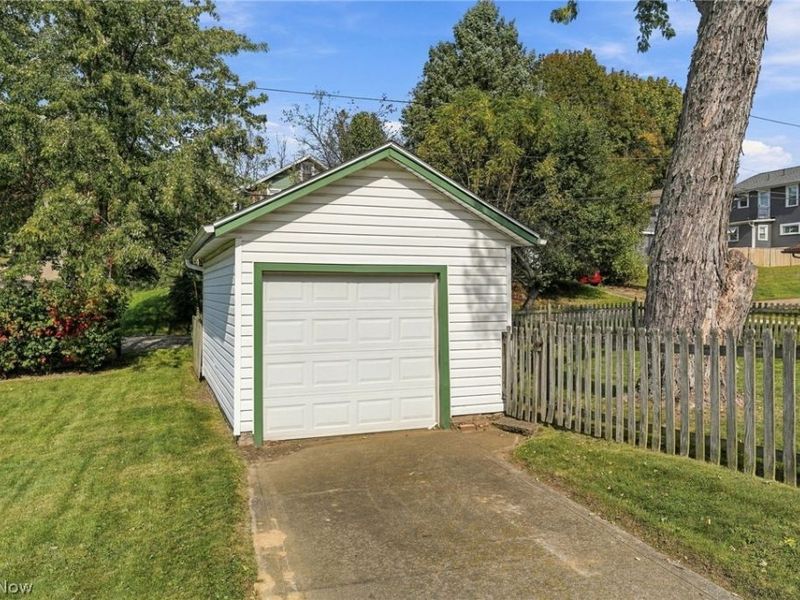 304 Commonwealth Avenue NE, Massillon, OH 44646 Photo 34