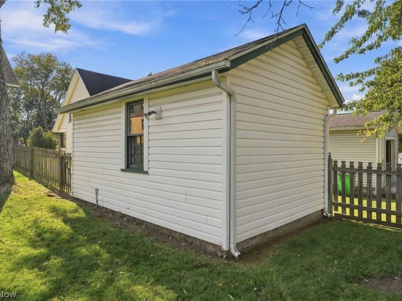 304 Commonwealth Avenue NE, Massillon, OH 44646 Photo 37