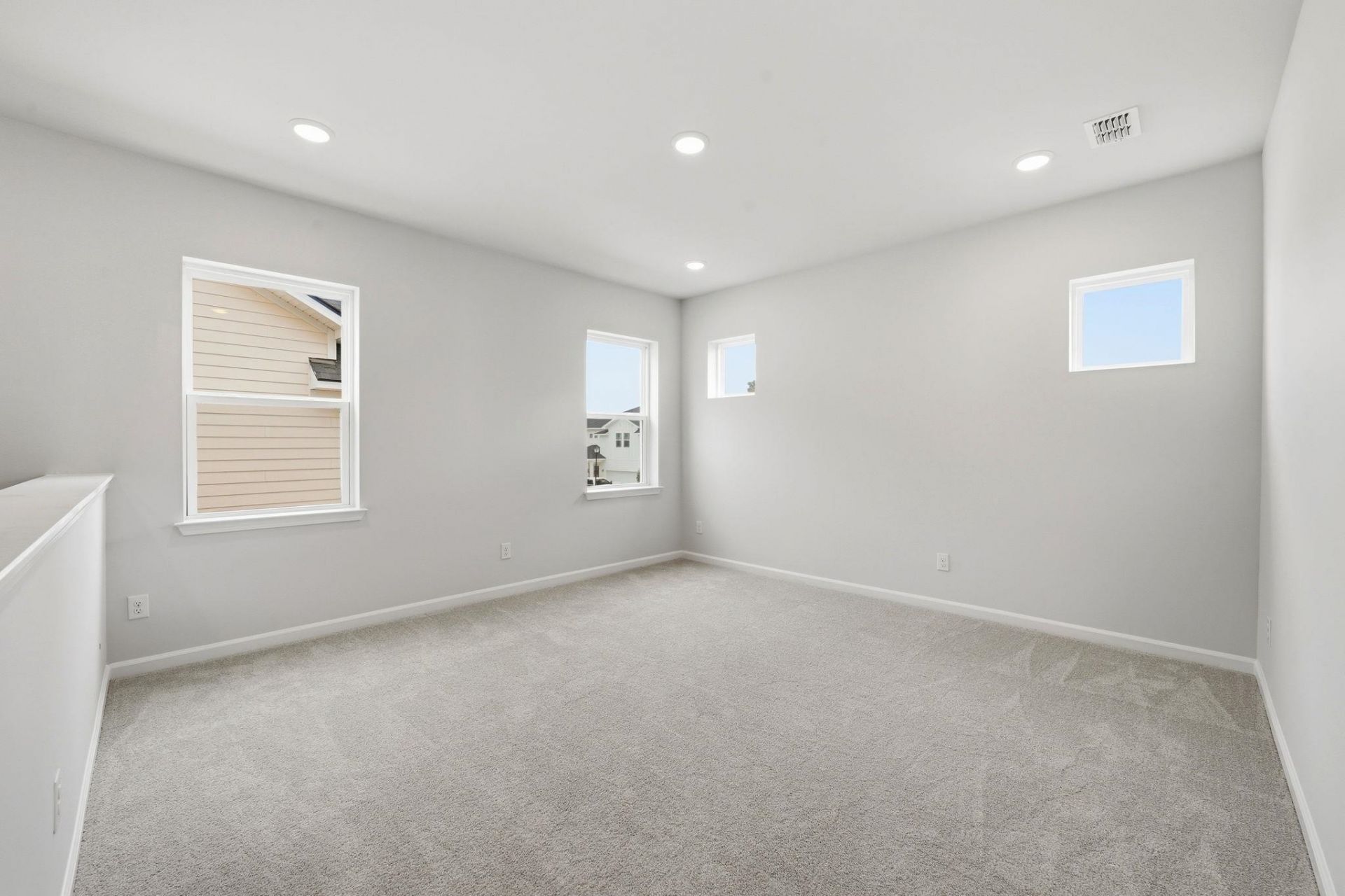 532 Waters Edge Dr.  Photo 15