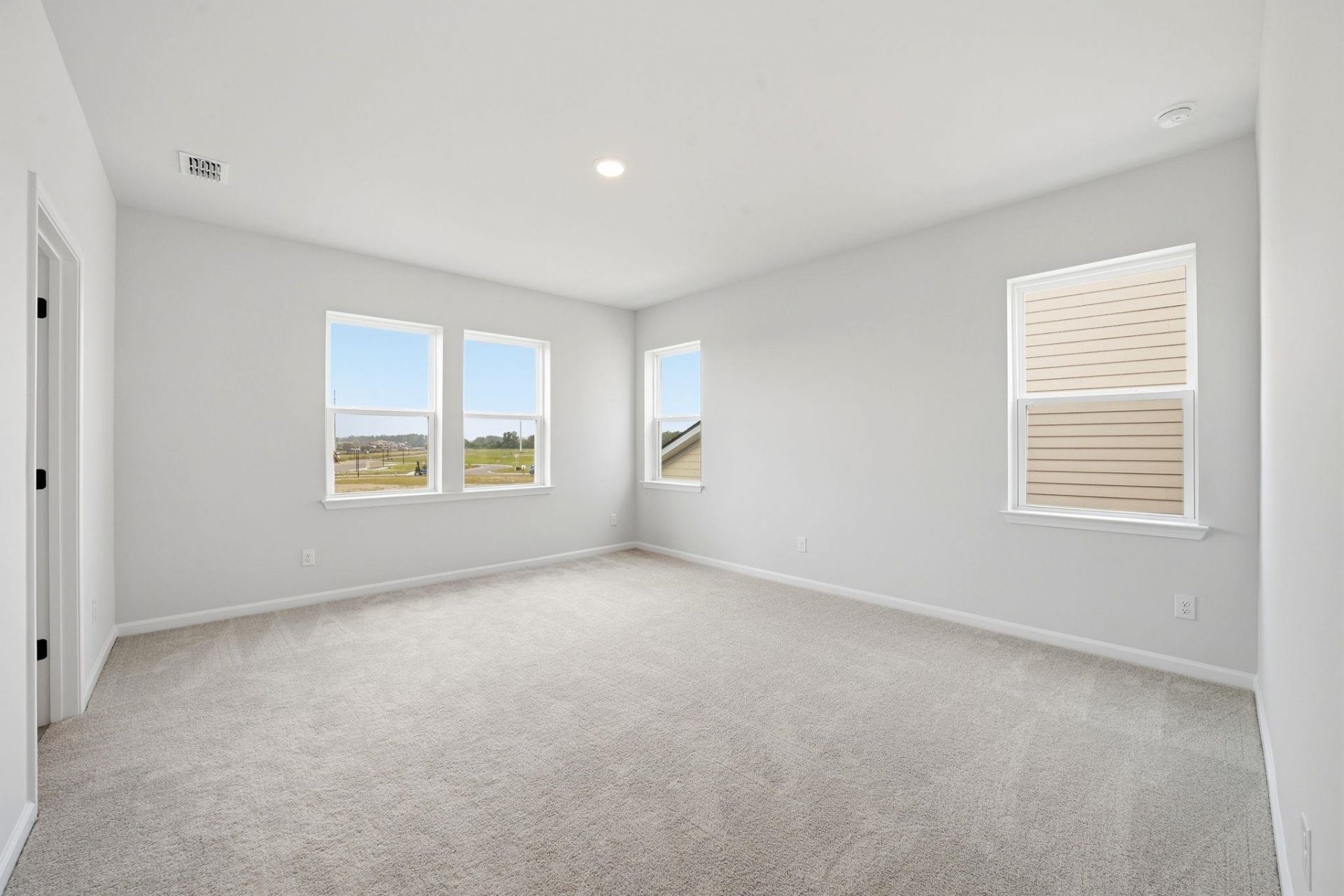 532 Waters Edge Dr.  Photo 19