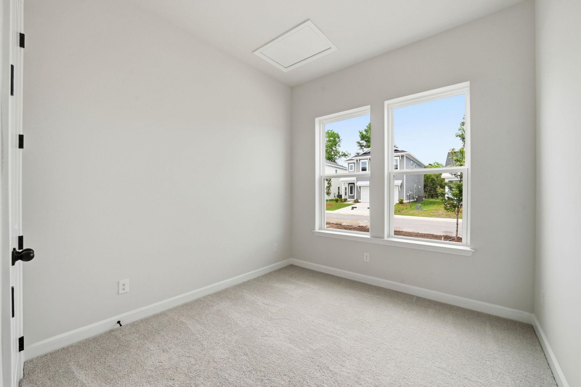 532 Waters Edge Dr.  Photo 5